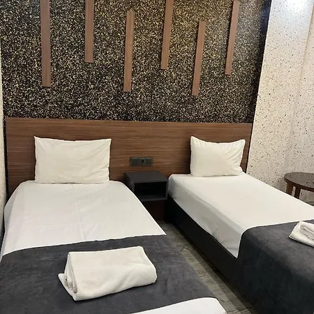 Hotel Luna Lara 2*
