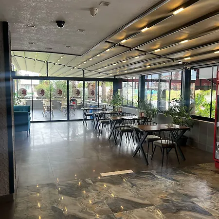 Hotel Luna Lara 2*