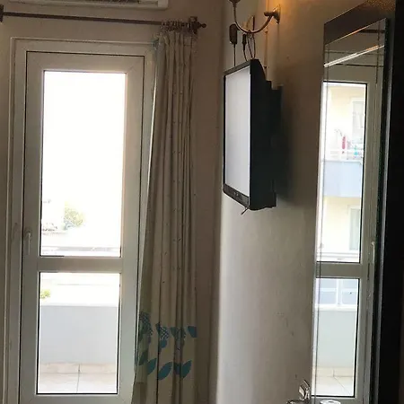 Luna Lara אנטליה