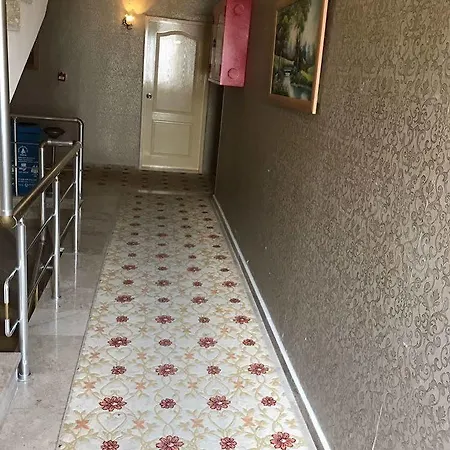 Luna Lara אנטליה